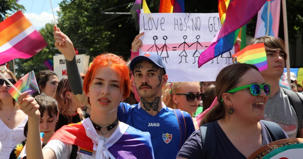 Mitingul opoziției: un nou atac împotriva lui Sandu și a politicii sale LGBT